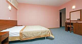 Гостиница Guest House Vivat Анапа Улучшенный двухместный номер с 1 кроватью или 2 отдельными кроватями-2